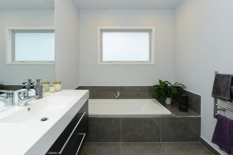 Photo of property in 4 Benmore Place, Poraiti, Napier, 4112