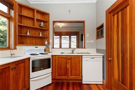 Photo of property in 35 Havill Street, Takaro, Palmerston North, 4410