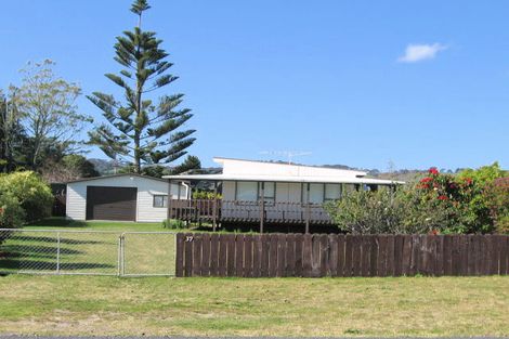 Photo of property in 37 Banks Street, Cooks Beach, Whitianga, 3591