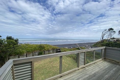 Photo of property in 12 Point Road, Mokau, 4376