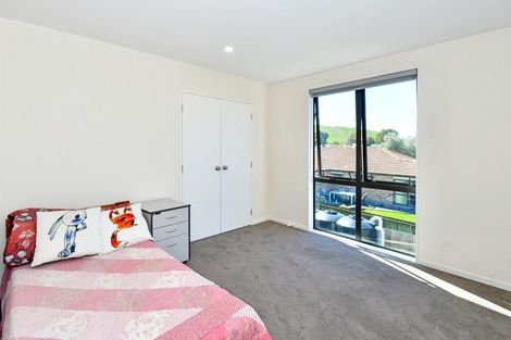 Photo of property in 10 Tapuwae Way, Mangere Bridge, Auckland, 2022
