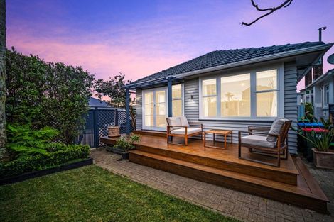 Photo of property in 1/254 Meola Road, Point Chevalier, Auckland, 1022