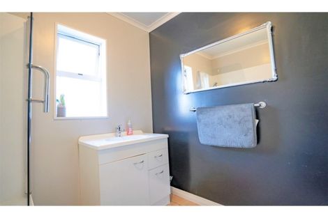 Photo of property in 58 Mauchline Street, Wallacetown, 9816