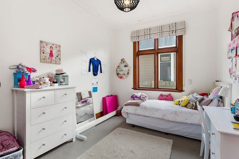 Photo of property in 180 Victoria Road, Saint Clair, Dunedin, 9012