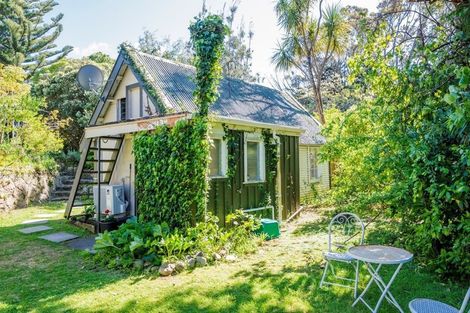 Photo of property in 38-40 Puriri Road, Waikanae, 5036