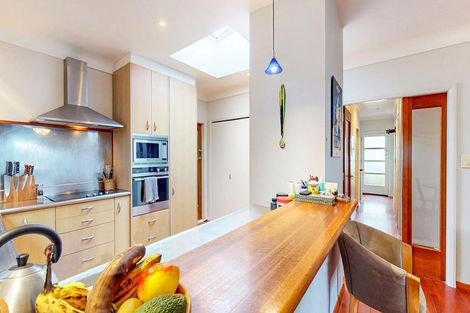 Photo of property in 88 Nevay Road, Karaka Bays, Wellington, 6022