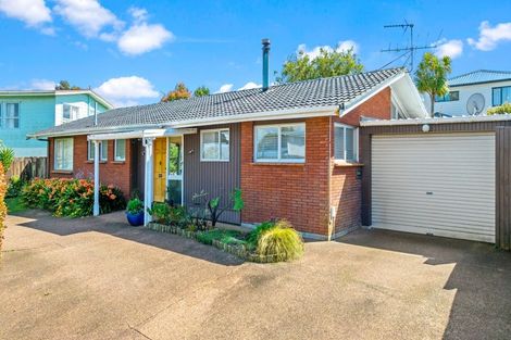 Photo of property in 67 Priestley Drive, Bucklands Beach, Auckland, 2014