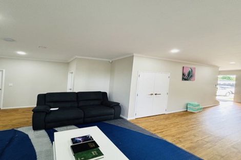 Photo of property in 1/2 Cameron Street, Papakura, 2110