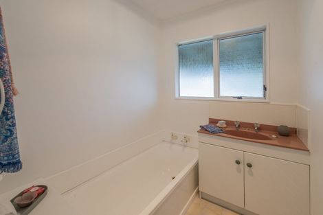 Photo of property in 2 Rosewood Place, Paraparaumu, 5032