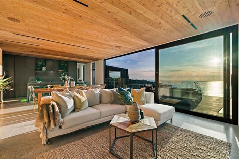 Photo of property in 81 Piha Road, Piha, New Lynn, 0772