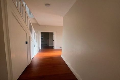 Photo of property in 7 Otahuri Crescent, Greenlane, Auckland, 1051