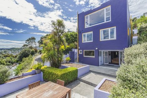 Photo of property in 29 Kellsmere Crescent, Island Bay, Wellington, 6023