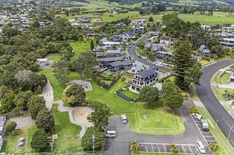 Photo of property in 43 Messenger Terrace, Oakura, 4314