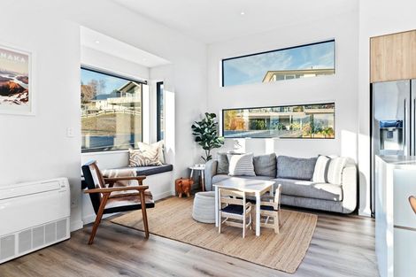 Photo of property in 9 Barclay Place, Wanaka, 9305