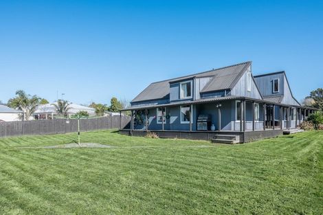 Photo of property in 12 Kew Grove, Raumati Beach, Paraparaumu, 5032