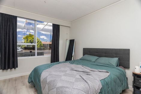Photo of property in 64 Allardice Street, Dannevirke, 4930