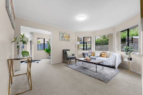 Photo of property in 8 Bokeen Lane, Flat Bush, Auckland, 2019