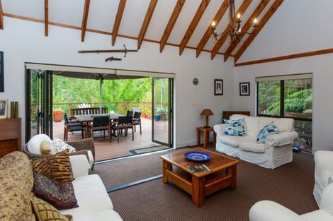 Photo of property in 82 Tauroa Road, Havelock North, 4130