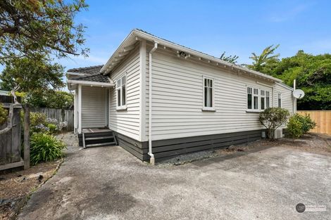 Photo of property in 1-2/6a Pohutukawa Street, Woburn, Lower Hutt, 5010