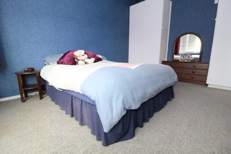 Photo of property in 90 Rhodes Street, Waimate, 7924