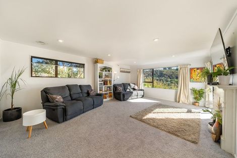 Photo of property in 50 Molyneux Close, Whitby, Porirua, 5024