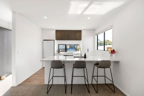 Photo of property in 15 Jacks Landing Drive, Hamilton Lake, Hamilton, 3204