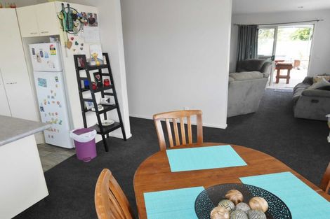 Photo of property in 22 Thistledown Place, Woolston, Christchurch, 8062