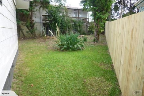 Photo of property in 2/110 Edmonton Road, Henderson, Auckland, 0612