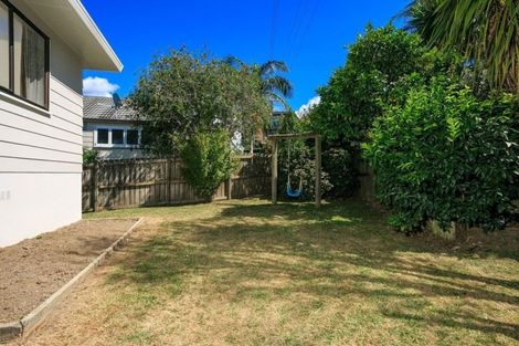 Photo of property in 2/12 Remus Place, Totara Vale, Auckland, 0629
