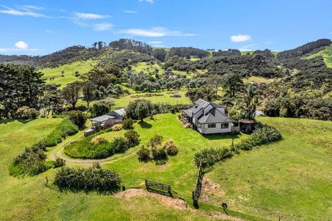 Photo of property in 487 Wilson Road, South Head, Helensville, 0874