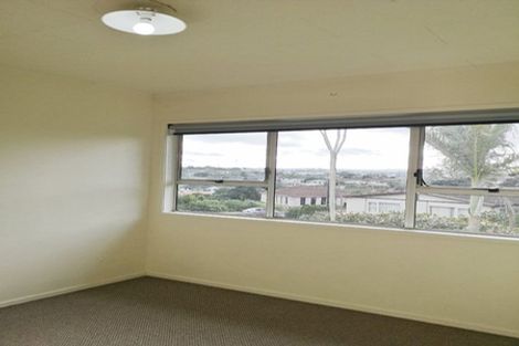 Photo of property in 60 Widmore Drive, Massey, Auckland, 0614