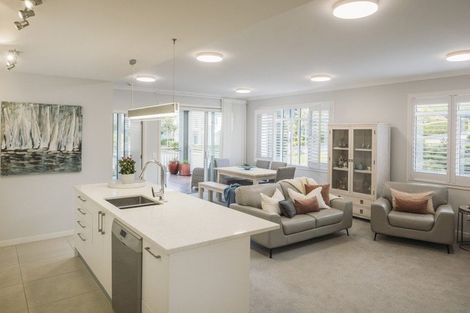 Photo of property in 74 Panorama Heights, Orewa, 0931