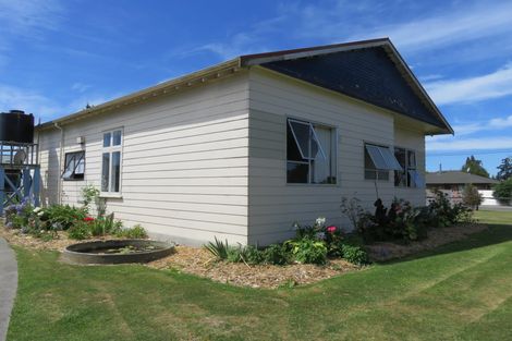 Photo of property in 5 Main Road, Pleasant Point, 7903