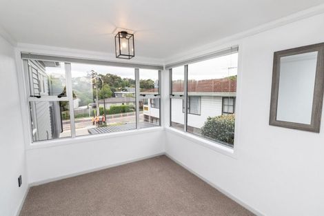 Photo of property in 30c Collins Avenue, Tawa, Wellington, 5028