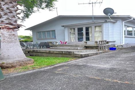 Photo of property in 1a Truscott Place, West Harbour, Auckland, 0618