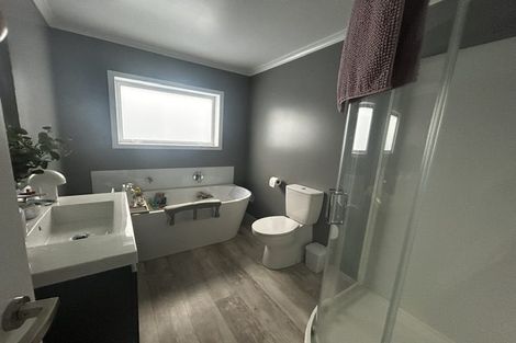 Photo of property in 7 Koru Loop, Paraparaumu, 5032