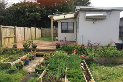 Photo of property in 49 Tawa Road, Kumeu, 0891