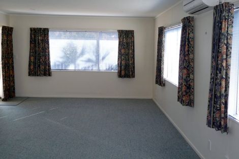 Photo of property in 2/63 Main Road, Titahi Bay, Porirua, 5022