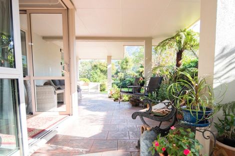 Photo of property in 75 Kent Street, Picton, 7220