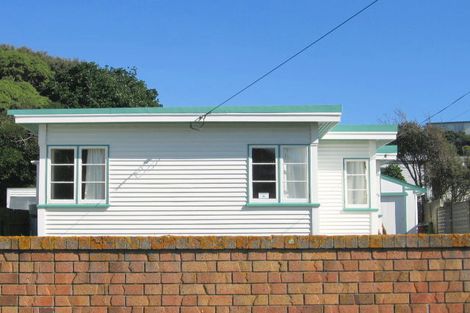 Photo of property in 76 Strathmore Avenue, Strathmore Park, Wellington, 6022