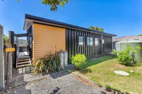 Photo of property in 21 Cumberland Street, Leigh, 0985