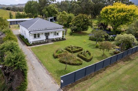 Photo of property in 21 Bevan Street, Woodville, 4920
