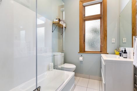 Photo of property in 180 Victoria Road, Saint Clair, Dunedin, 9012