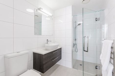 Photo of property in 30 Rewa Rewa Lane, Orewa, 0931