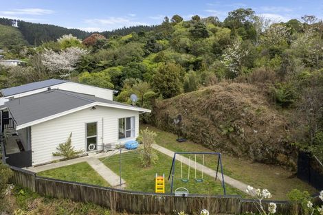 Photo of property in 5a Julia Place, Tawa, Wellington, 5028