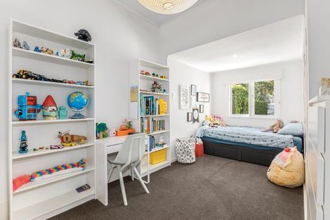 Photo of property in 4 Totara Street, Eastbourne, Lower Hutt, 5013