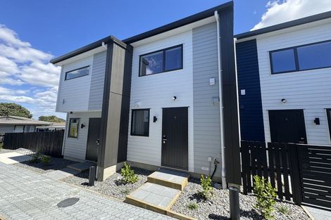 Photo of property in 2/17 Barneys Farm Road, Clendon Park, Auckland, 2103