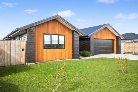 Photo of property in 9 Booker Drive, Tuakau, 2121