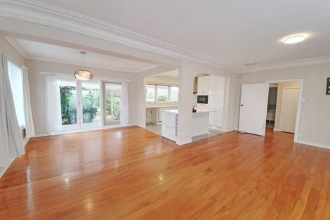 Photo of property in 35a Bradbury Road, Botany Downs, Auckland, 2010