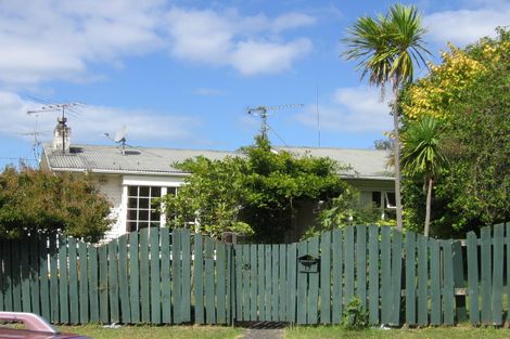 Photo of property in 15 Japonica Drive, Beach Haven, Auckland, 0626